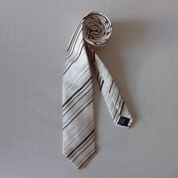 Jerry Garcia. Slim Striped Silk Tie. Off-White & Brown - Picture 4 of 9